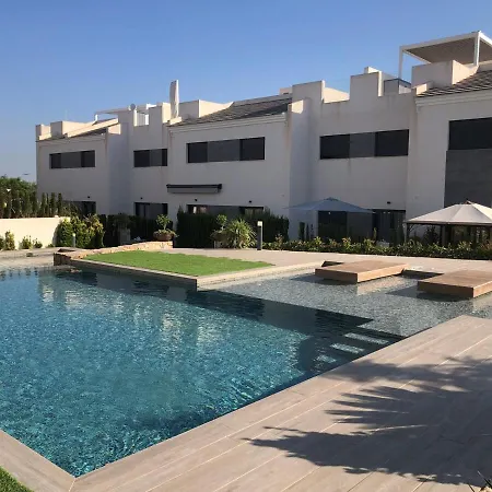 Penthouse Laguna Rosa *