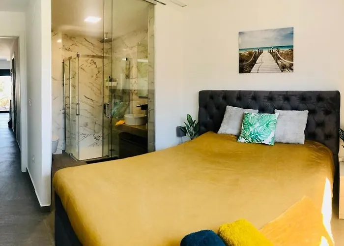 Penthouse Laguna Rosa Apartment *